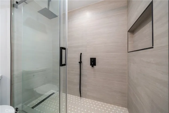22926 Leadwell Street, West Hills, California 91307