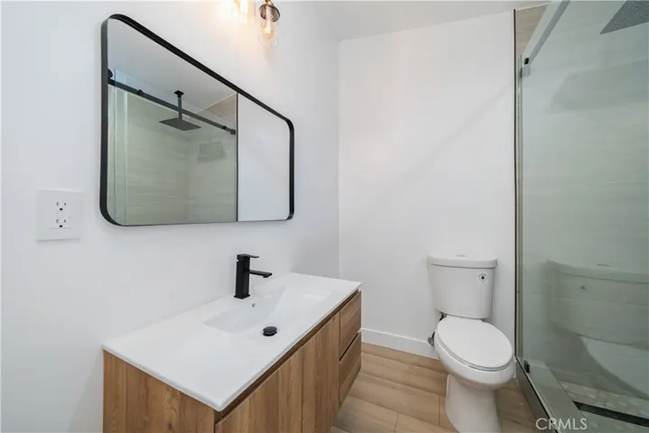 22926 Leadwell Street, West Hills, California 91307