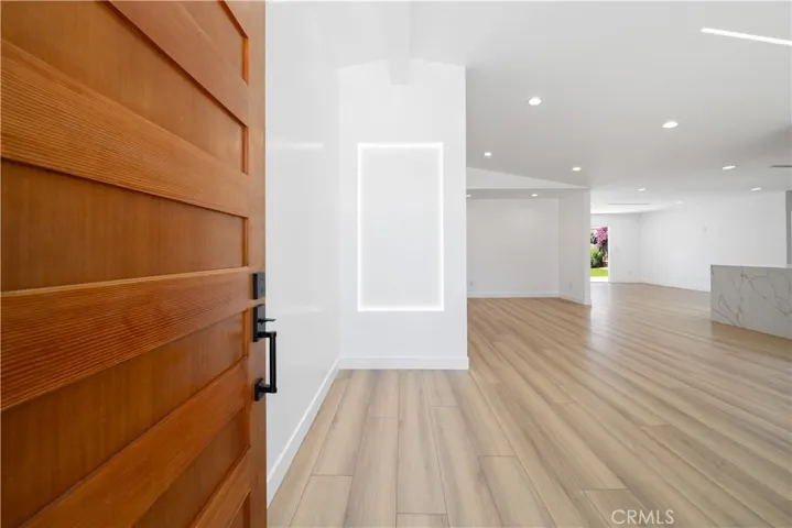 22928 Leadwell Street, West Hills, California 91307