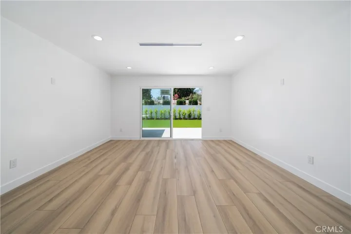 22928 Leadwell Street, West Hills, California 91307