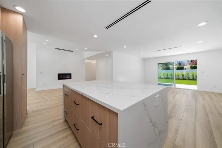 22928 Leadwell Street, West Hills, California 91307