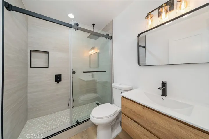 22928 Leadwell Street, West Hills, California 91307