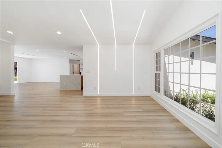 22928 Leadwell Street, West Hills, California 91307