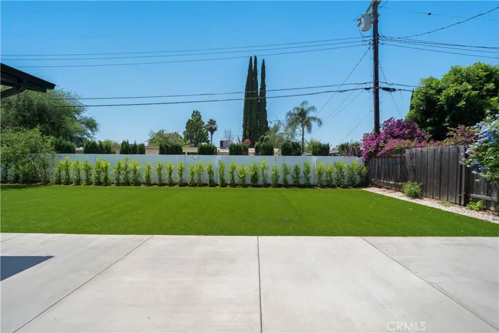 22928 Leadwell Street, West Hills, California 91307