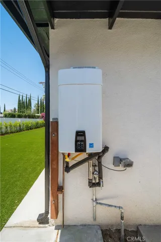 22930 Leadwell Street, West Hills, California 91307