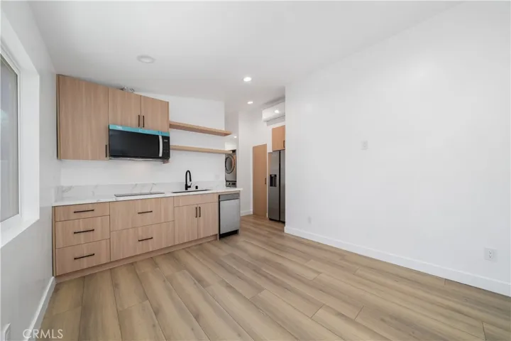 22930 Leadwell Street, West Hills, California 91307