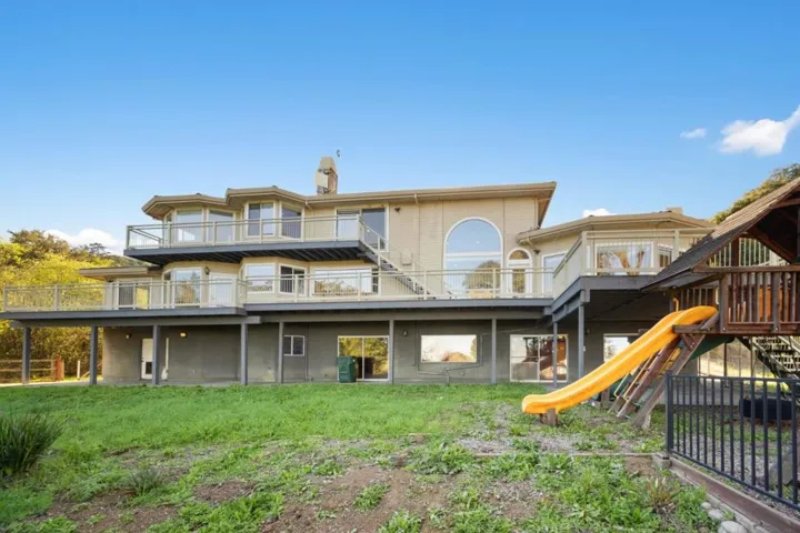 245 Heacox Road, Woodside, California 94062