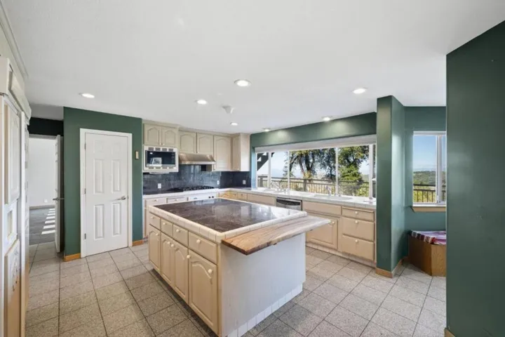 245 Heacox Road, Woodside, California 94062