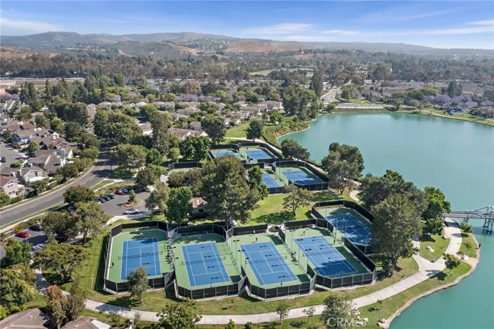 21 Cresthaven, Irvine, California 92604
