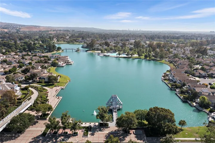 21 Cresthaven, Irvine, California 92604