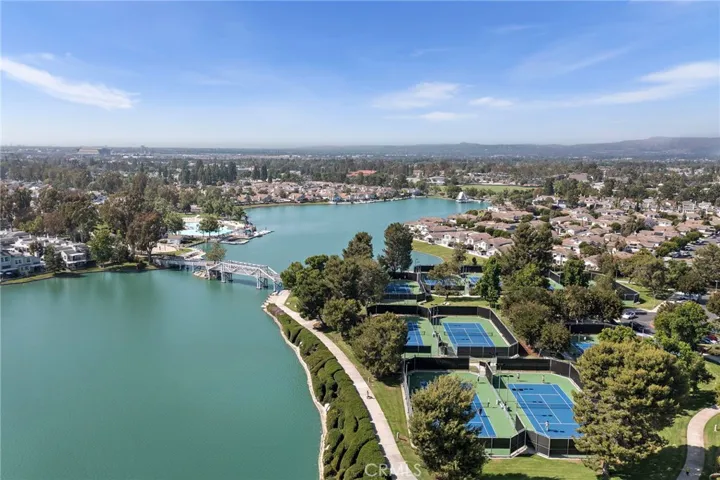 21 Cresthaven, Irvine, California 92604