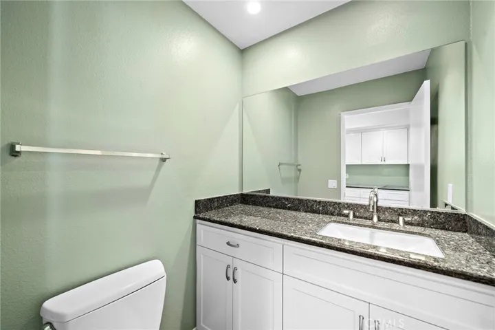 21 Cresthaven, Irvine, California 92604