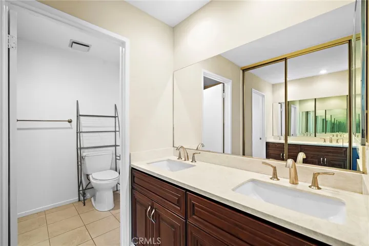 21 Cresthaven, Irvine, California 92604