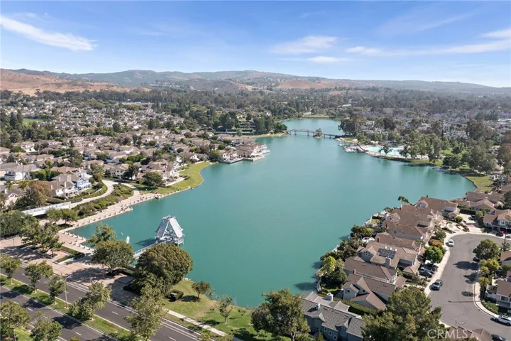 21 Cresthaven, Irvine, California 92604