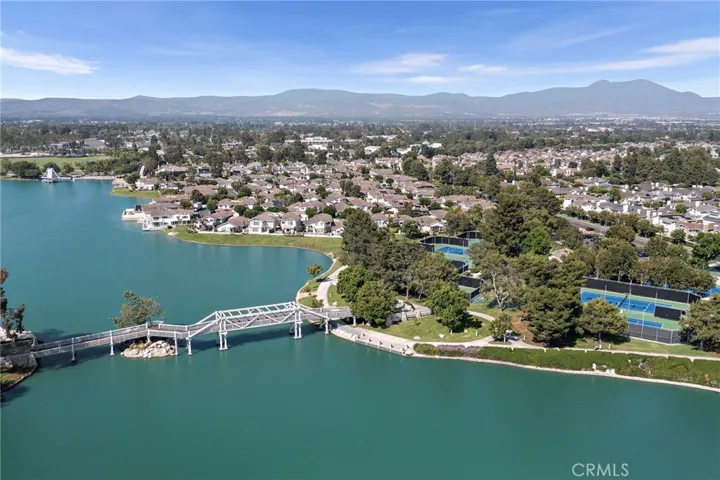 21 Cresthaven, Irvine, California 92604
