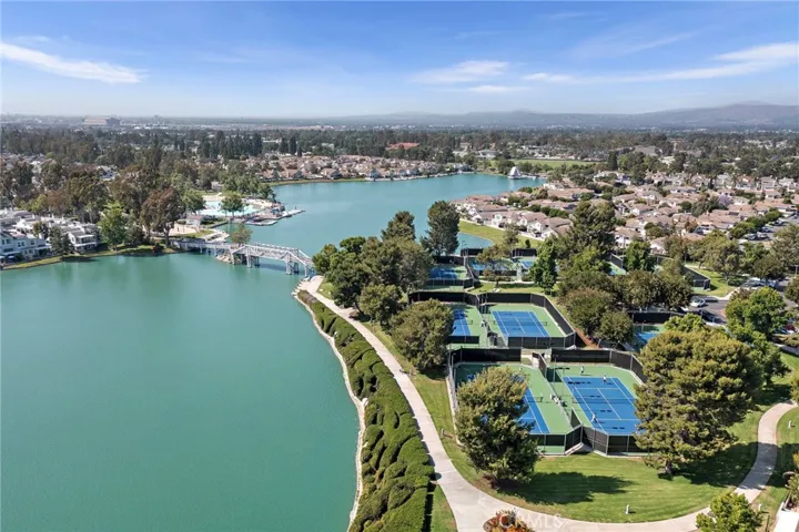 21 Cresthaven, Irvine, California 92604