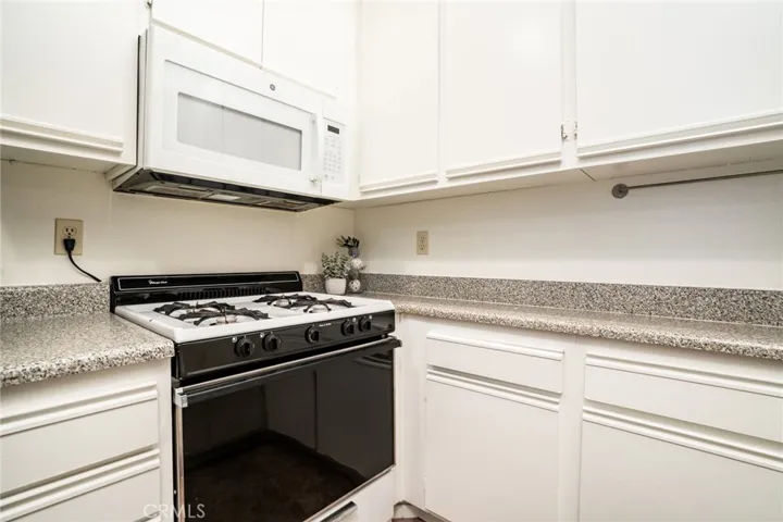 640 W 4th 315, Long Beach, California 90802