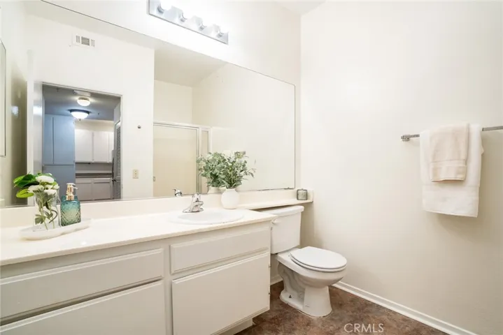 640 W 4th 315, Long Beach, California 90802