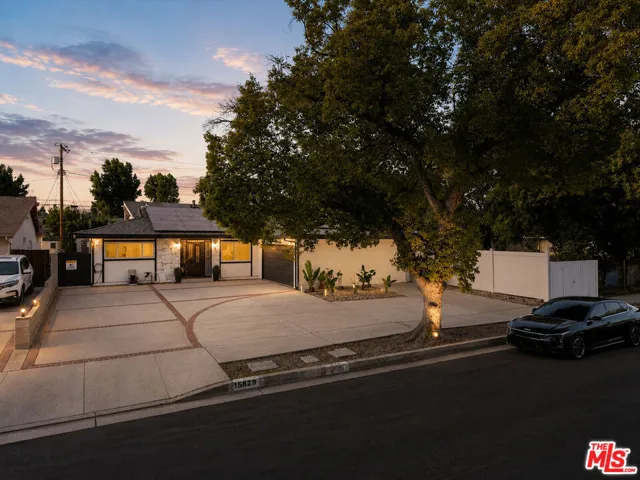 15829 Tupper Street, Los Angeles, California 91343