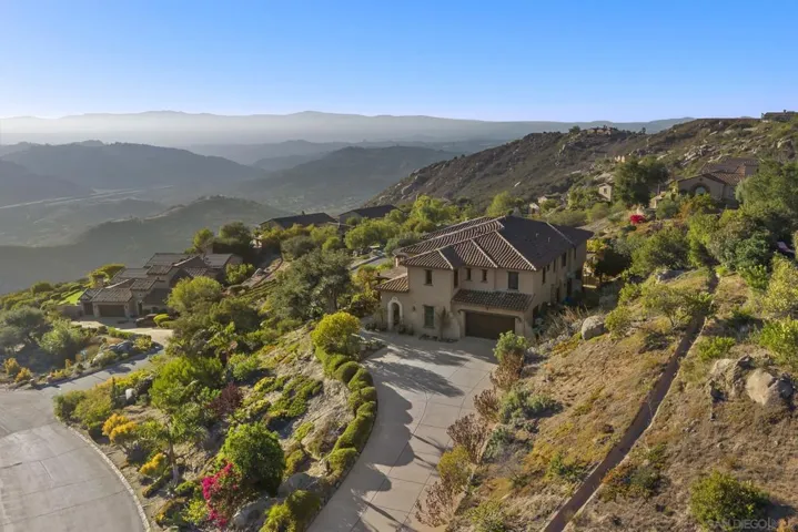 9572 Welk View Dr, Escondido, California 92026