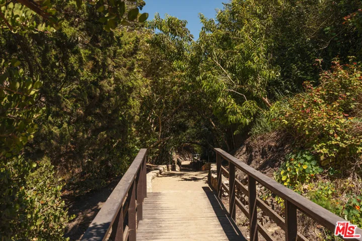 28980 Cliffside Drive, Malibu, California 90265