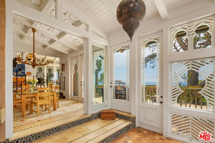 28980 Cliffside Drive, Malibu, California 90265