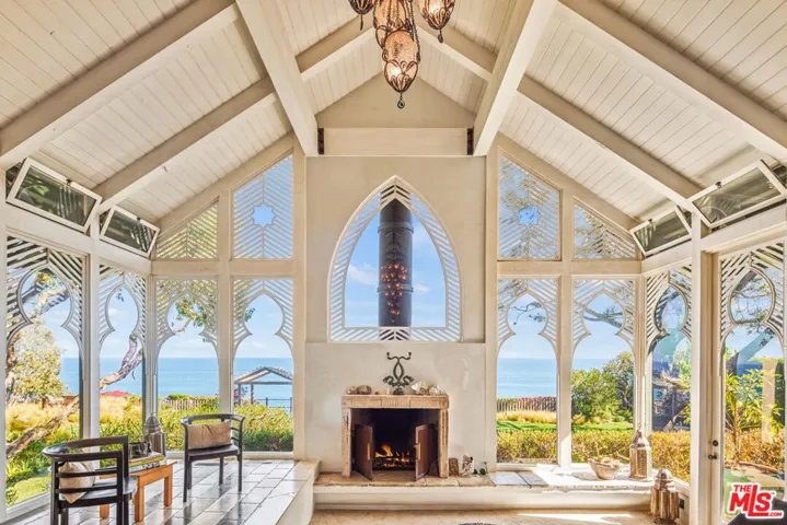 28980 Cliffside Drive, Malibu, California 90265