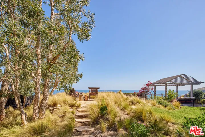 28980 Cliffside Drive, Malibu, California 90265