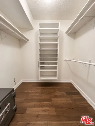 Walk-in Closet