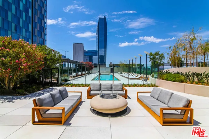 889 Francisco Street 2701, Los Angeles, California 90017