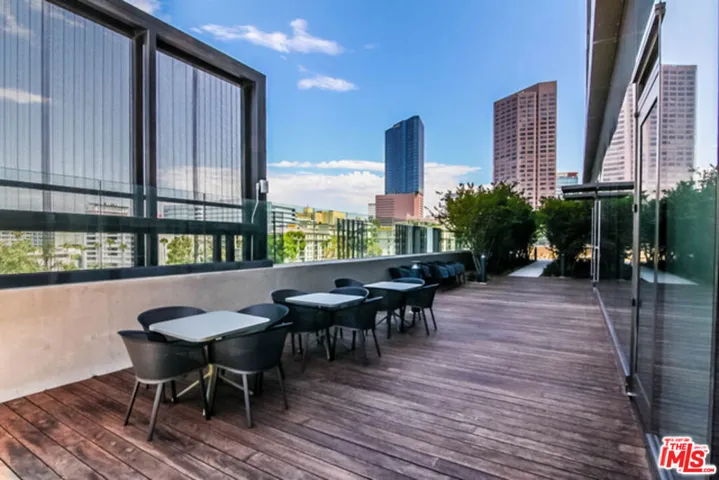 889 Francisco Street 2701, Los Angeles, California 90017