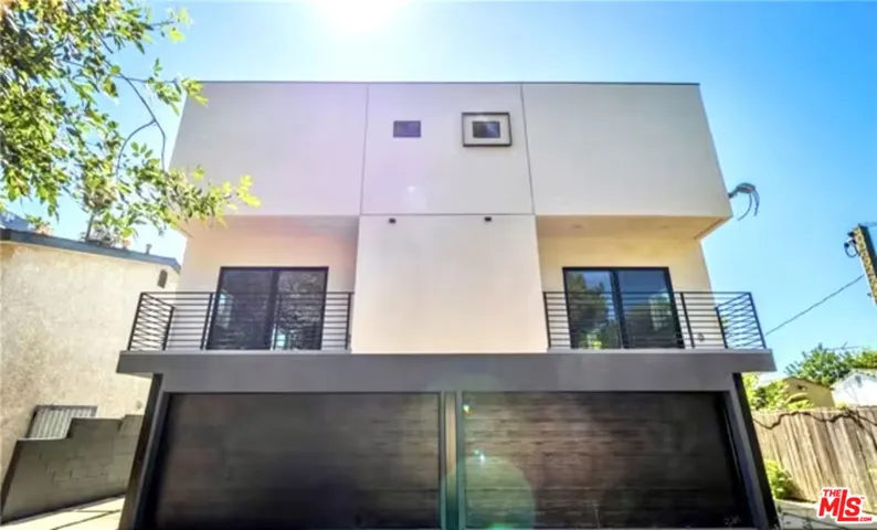 5638 Woodman Avenue, Sherman Oaks, California 91401