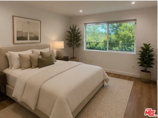 5638 Woodman Avenue, Sherman Oaks, California 91401