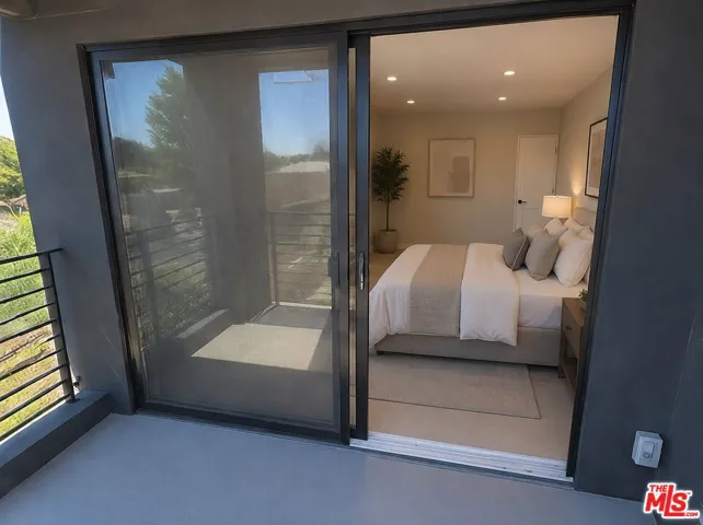 5638 Woodman Avenue, Sherman Oaks, California 91401