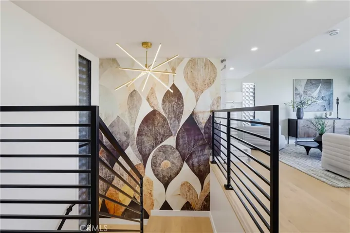 Entry/stairs to lower level
