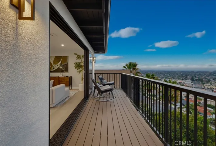 Upper level balcony off living room