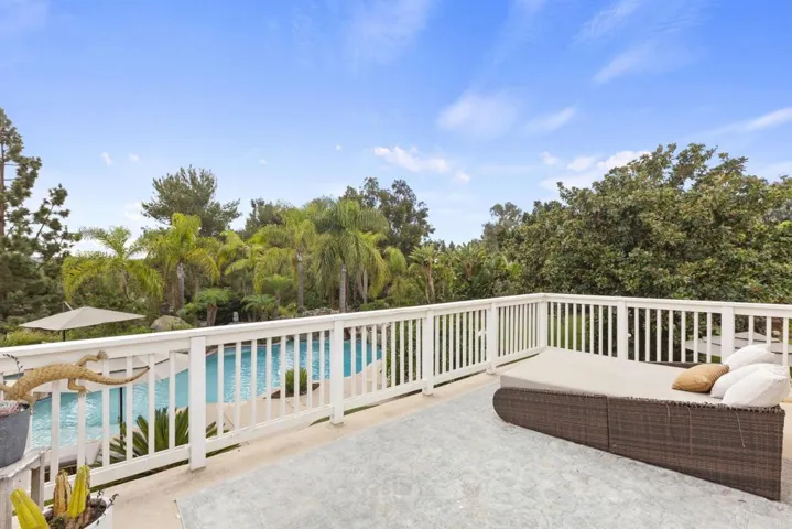 6805 Farms View, San Diego, California 92067