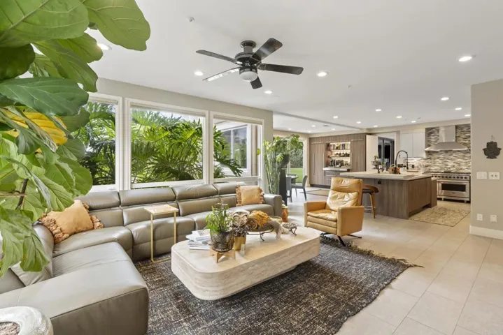 6805 Farms View, San Diego, California 92067