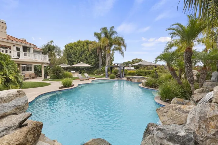 6805 Farms View, San Diego, California 92067