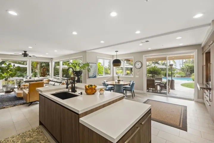 6805 Farms View, San Diego, California 92067