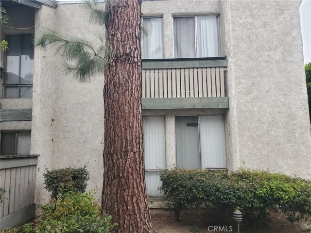 8601 International 166, Canoga Park, California 91304