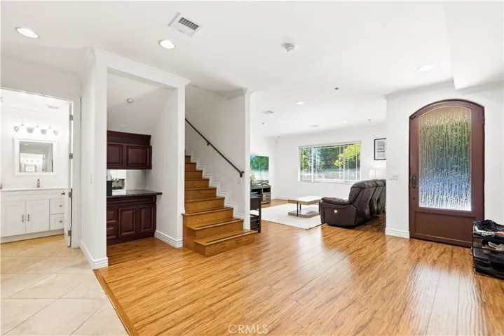 11145 Sunshine Terrace 102, Studio City, California 91604