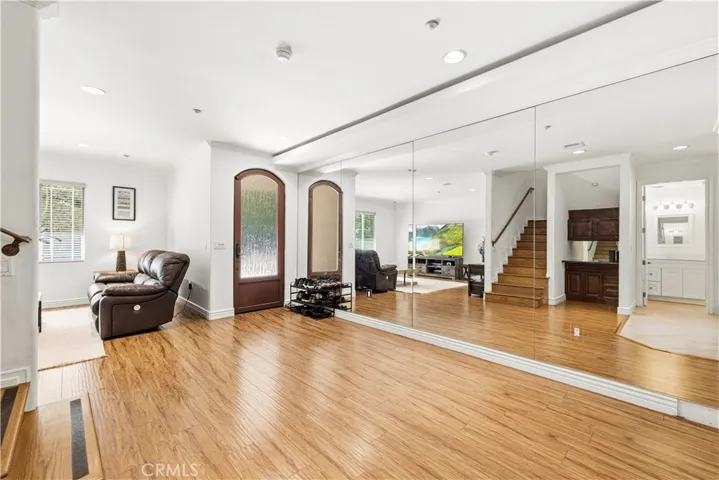 11145 Sunshine Terrace 102, Studio City, California 91604