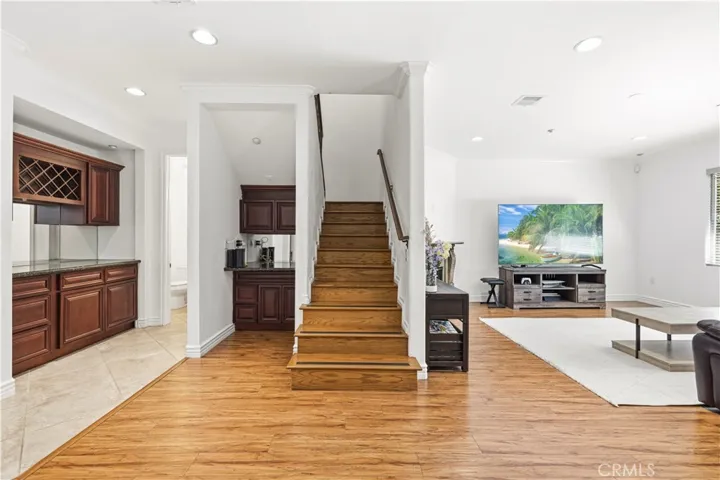 11145 Sunshine Terrace 102, Studio City, California 91604