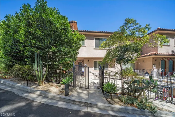 11145 Sunshine Terrace 102, Studio City, California 91604