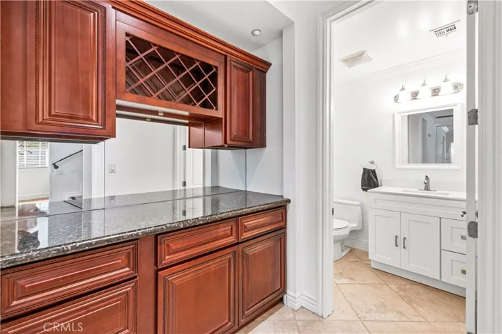 11145 Sunshine Terrace 102, Studio City, California 91604