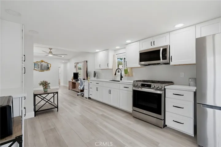 12846 W Lacey Boulevard 15, Hanford, California 93230
