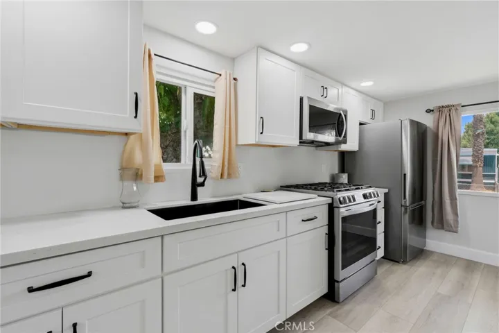 12846 W Lacey Boulevard 15, Hanford, California 93230