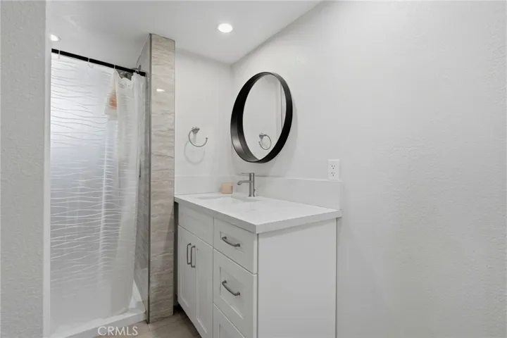 12846 W Lacey Boulevard 15, Hanford, California 93230