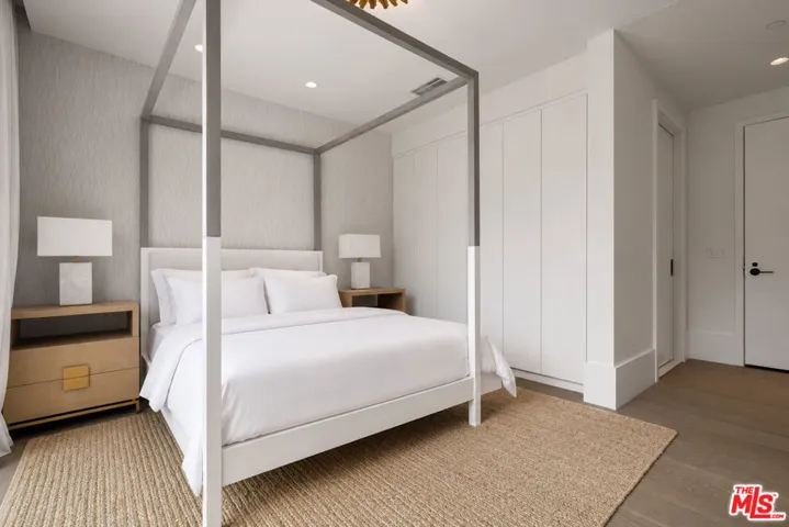 8420 W Sunset Boulevard 405, West Hollywood, California 90069